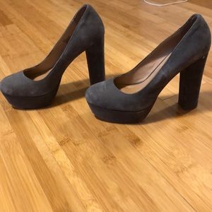 gray steve madden heels